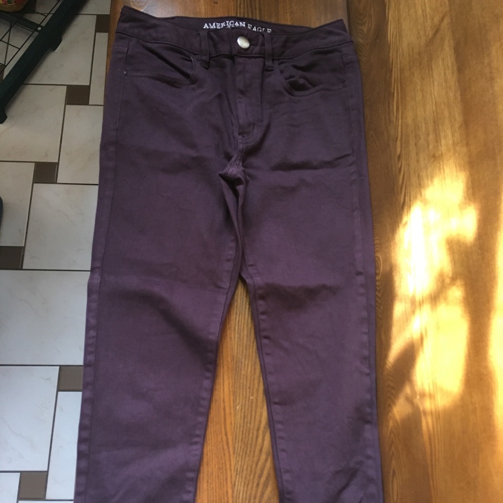 American Eagle hi-rise crop jeggings.